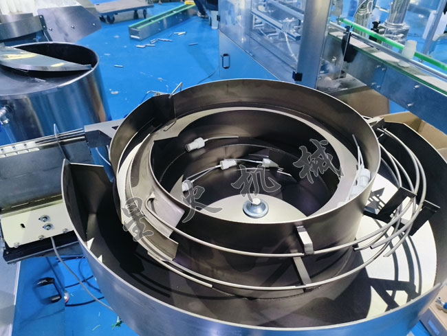 喷雾盖理盖上盖旋盖机细节展示