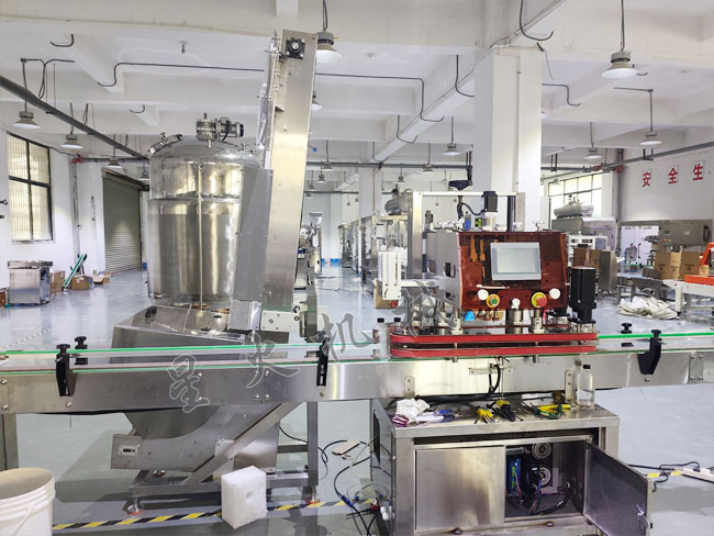 江苏全自动四轮旋盖机实拍展示