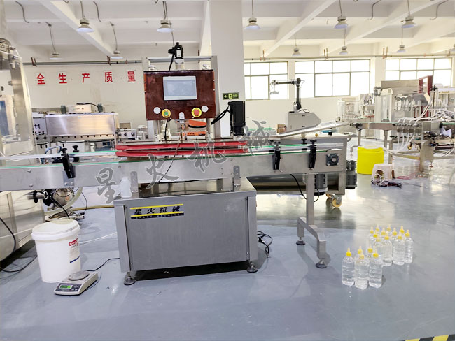 江苏全自动四轮旋盖机实拍展示